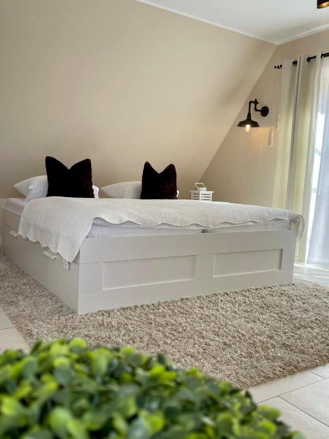 Meine Ferienwohnung Pleissenhaus Алтенбург Екстериор снимка